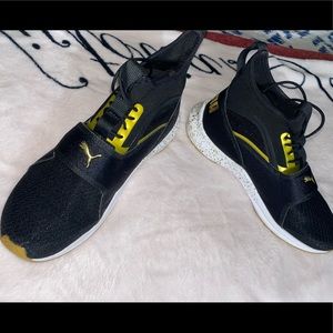 Black puma sneakers